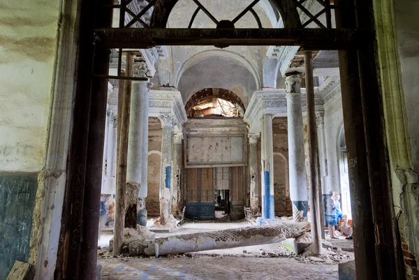 Abandoned Kazan Theotokos Church in Yaropolec, Russia — Stock Photo, Image