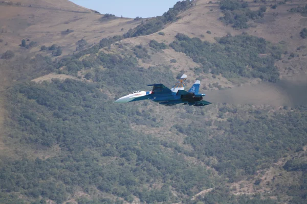 Russian fighter jet in flight — Stock Photo, Image