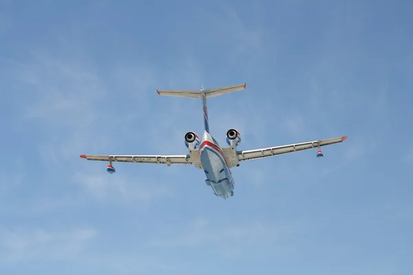 Russian seaplane in flight — Stock Photo, Image