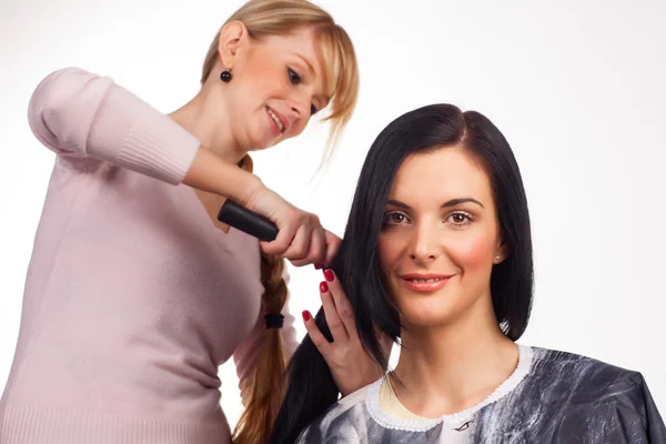 Salon fryzjerski, praca z klientem — Zdjęcie stockowe