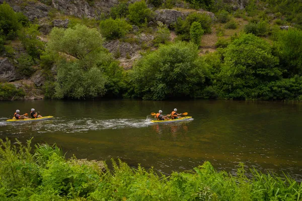 Group Friends Racing While Kayaking Pairs Enjoying Time Together — Stock Photo, Image