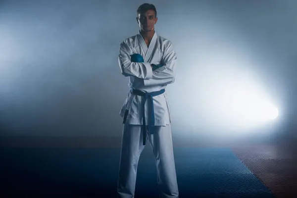 Retrato Profesional Caucásico Taekwondo Grado Cinturón Azul Dan Preparándose Para — Foto de Stock