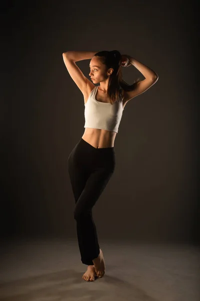 Sweet Skinny Girl Posing Studio While Looking — Stock Photo, Image