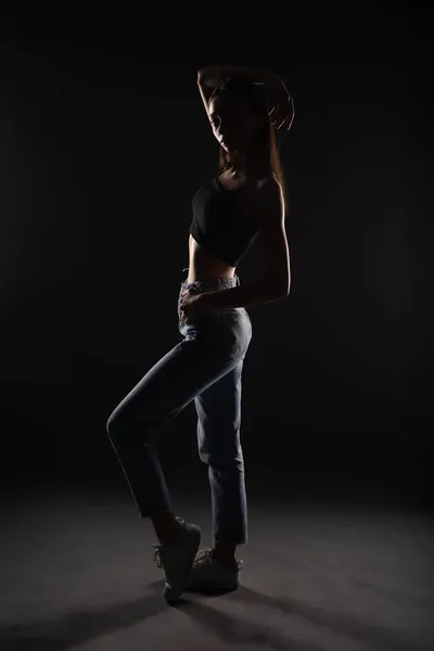 Silhouette Young Beautiful Girl Posing Studio While Holding Her Posture — Stock Photo, Image