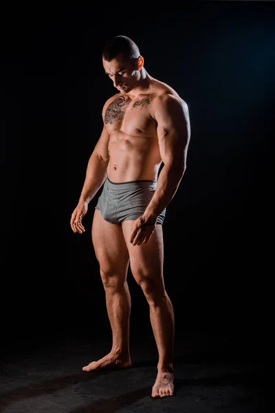 Handsome Muscular Male Model Bodybuilder Preparing Fitness Training Studio Shot — Stock Photo, Image