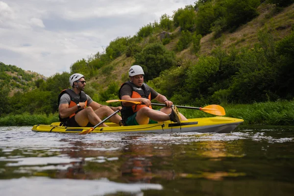 Senior Guy Getting Kayak While Handsome One Waiting Rhim — Stock Photo, Image