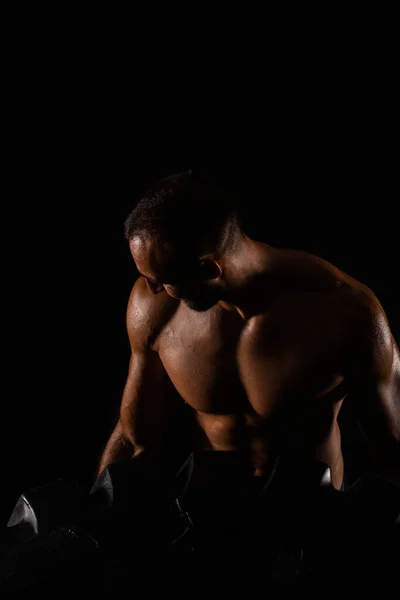 Topless Handsome Guy Lifitng Big Training Tire While Focusing Exercise — Foto de Stock