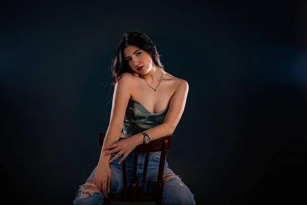 Attrctive Beautiful Girl Posing Studio While Looking Seductive Chair —  Fotos de Stock