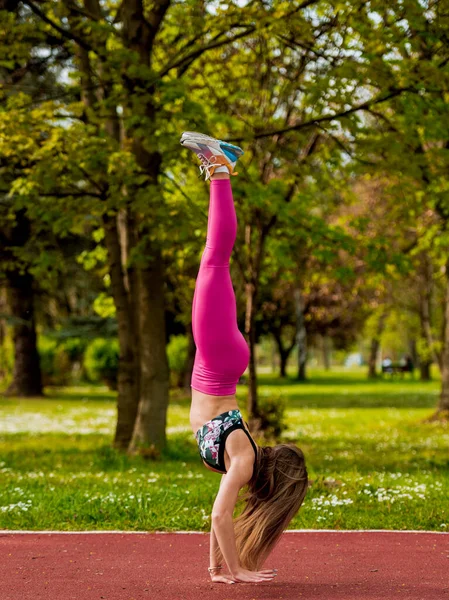 Flexible Girl Acrobat Gymnastic Bridge Handstand Graceful Woman Nature Performs — Fotografia de Stock