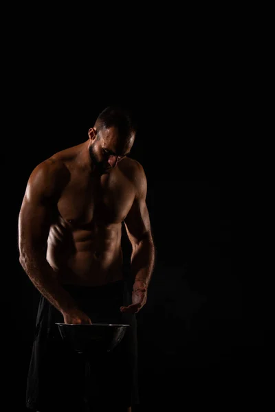 Topless Handsome Guy Putting Some Powder Training — Zdjęcie stockowe