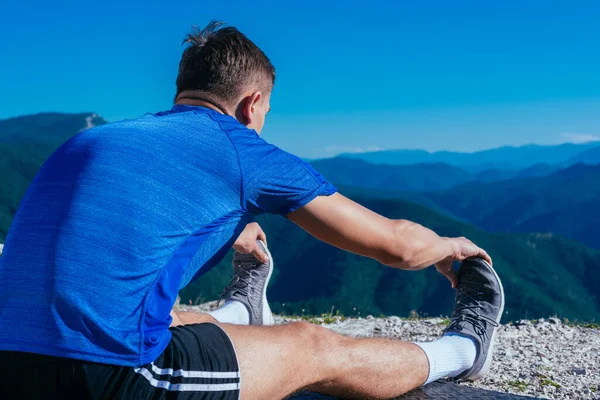 Fitness Trainer Che Esegue Suoi Esercizi Quotidiani Stretching Mattina Presto — Foto Stock