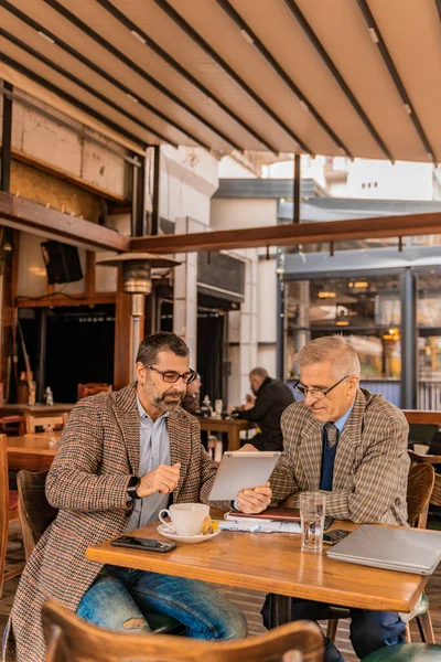 Two Senior Businessmen Having Conversation While Thinking New Plans Ideas — Stock fotografie