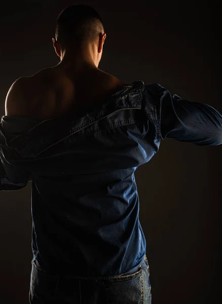 Attractive Handsome Guy Posing Back While Putting His Shirt — Stock Photo, Image