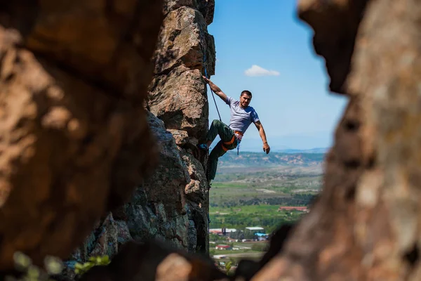 Kas Tırmanışçısı Kaya Duvarında Kaya Tırmanışı Yapıyor — Stok fotoğraf