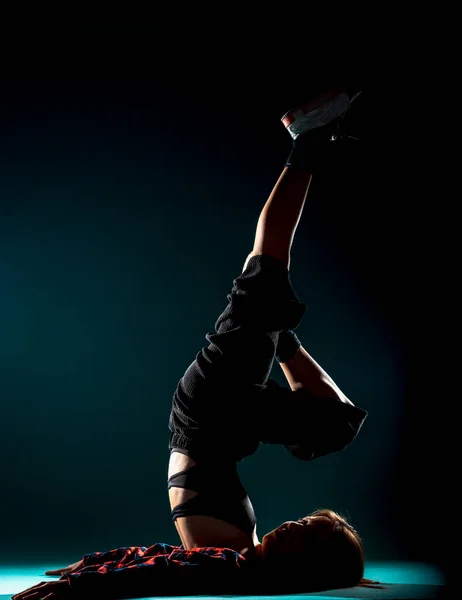 Moderno Ballerino Che Esercita Durante Una Pratica Danza — Foto Stock