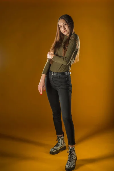 Young Woman Spring Hat Yellow Background — Stock Photo, Image