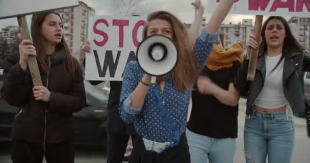 Oorlogsprotesten Oorlog Oekraïne Stoppen Protesteerders Protesteren Geven Steun Aan Vrede — Stockvideo