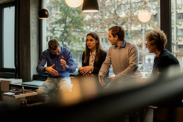 Grupo Gente Negocios Increíble Hermosa Están Discutiendo Los Planes —  Fotos de Stock