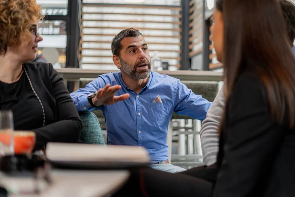 Four Amazig Business People Talking Each Other Company New Plans — Stock Photo, Image