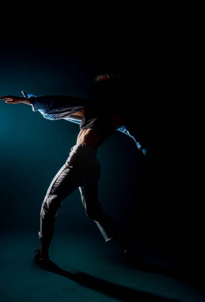 Спортивна Танцівниця Виконує Елемент Танцювальної Гімнастики — стокове фото