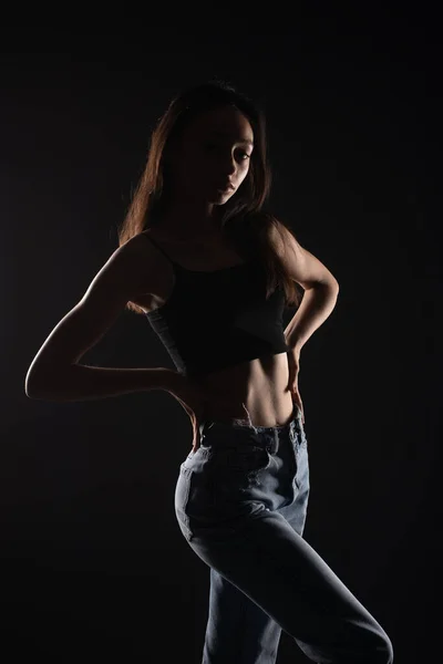 Silhouette Young Beautiful Girl Posing While Holding Her Posture — Fotografia de Stock