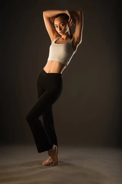 Sweet Girl Holding Great Posture While Posing Studio — Stok fotoğraf
