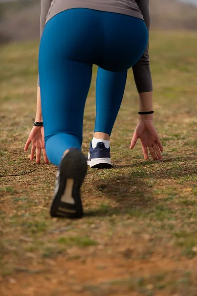 Amazing Active Woman Doing Startting Position Running — Zdjęcie stockowe