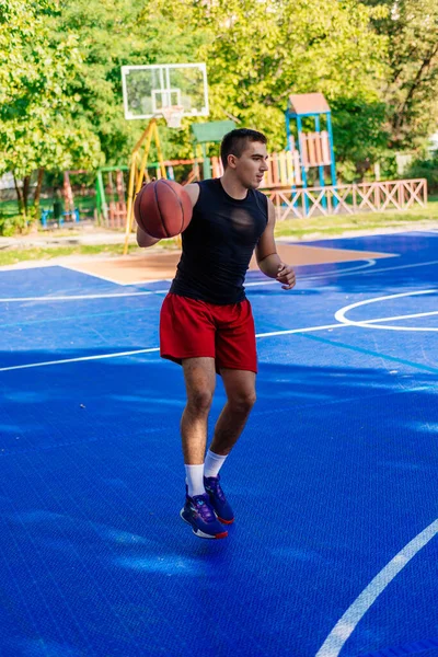 Basket Spelare Hoppa Skytte Och Spela Basket — Stockfoto