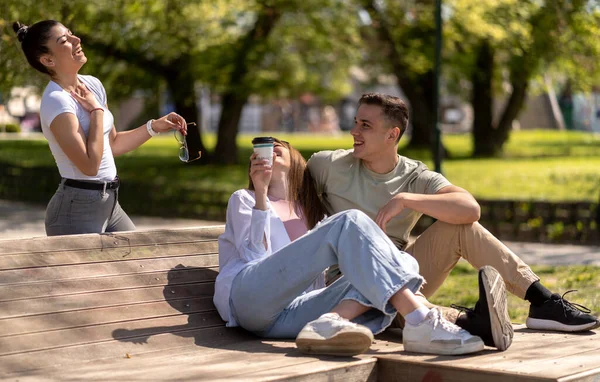 Full Length Shot Young Friends Enjoying Together Street Multiracial Group — Stock Photo, Image