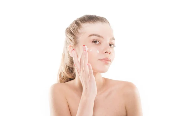 Beautiufl Attractive Young Girl Fresh Skin Putting Some Cream Her — Stok fotoğraf