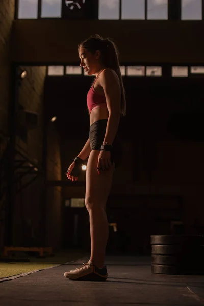 Attractive Girl Getting Ready Bend Her Back Gym — Φωτογραφία Αρχείου