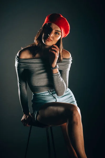 Studio Fashion Portrait Modern Girl Wearing Denim Shorts Posng Modern — Stok fotoğraf