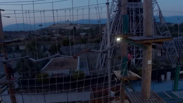 Hindernisse Adrenalinpark Überwinden Blick Von Der Drohne Aus — Stockvideo