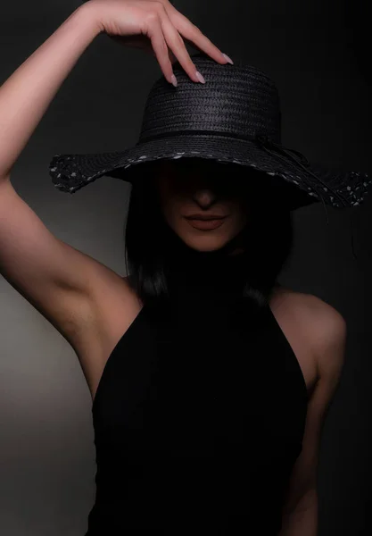 Elegant Woman Black Dress Hat Perfect Portrait Studio — Foto de Stock