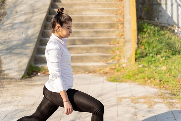 Attractive Beautiufl Fit Girl Stretching Thinking — Fotografia de Stock