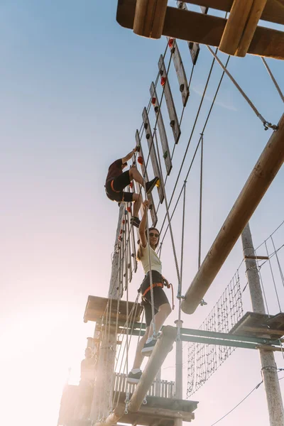 Three People Climbing Wood Adventure Park — Stock Photo, Image