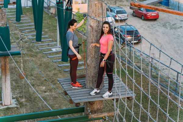 Two Best Friend Climbers Training Courses Adventure Park — Stock Photo, Image