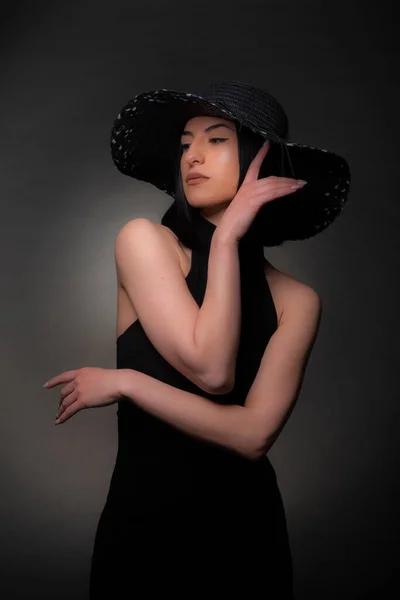 Sensual Woman Posing Very Beautiful Black Dress Hat Studio — Stock Photo, Image