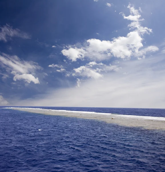 Sky above reef — Stock Photo, Image