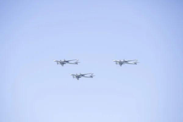 Ceremonial flight aviation in sky over Moscow — Stock Photo, Image