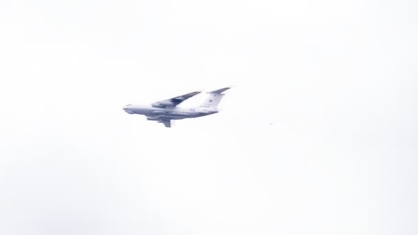 Урочисте польотів авіації в небо — стокове відео