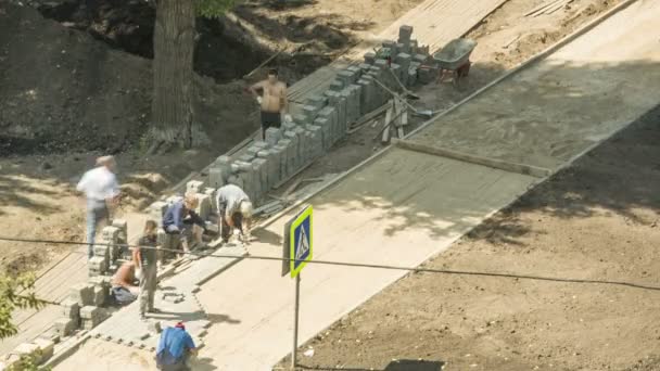 Pavimentación en el parque — Vídeos de Stock