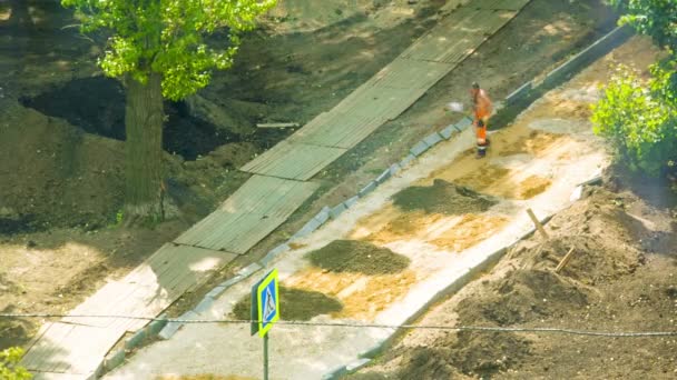 Paving laying in  park — Stock Video