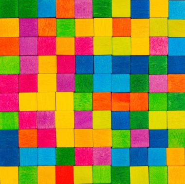 Siyah arka planda parlak renkli ahşap kareler