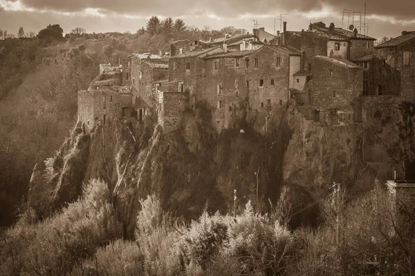 Pittoresk Uitzicht Calcata Vecchia Een Middeleeuwse Stad Gebouwd Een Klif — Stockfoto