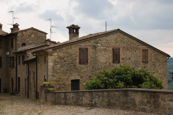Widok Zabytkowe Centrum Średniowiecznej Wioski Vigoleno Emilia Romagna Włochy — Zdjęcie stockowe