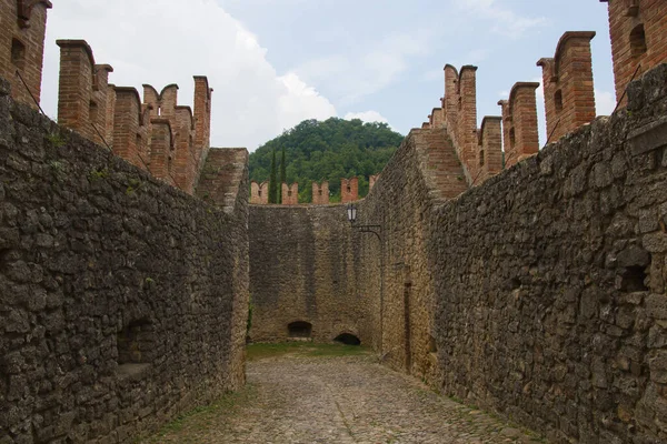 Blick Auf Die Mauer Des Alten Schlosses Von Vigoleno Kleinstadt — Stockfoto