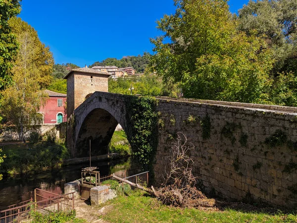 Średniowieczny Most Franciszka Asyżu Subiaco Rzym Włochy Widok Przodu — Zdjęcie stockowe