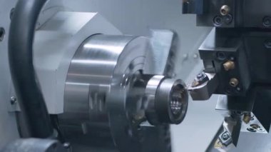 Metalle çalışmak için teknik ekipman üretiliyor. Ağır endüstri. Bakım bölümü, kapatın.