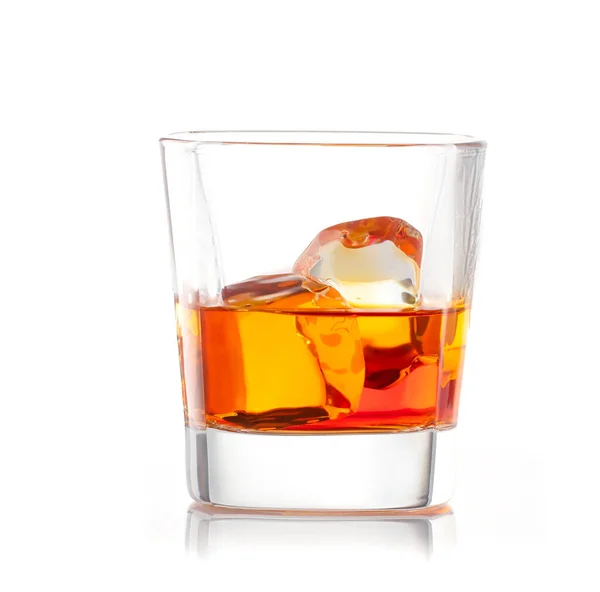 Whisky Sklenice Izolované Bílém — Stock fotografie